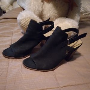 Naturalizer heeled shoes, Size 8.5 M, Black